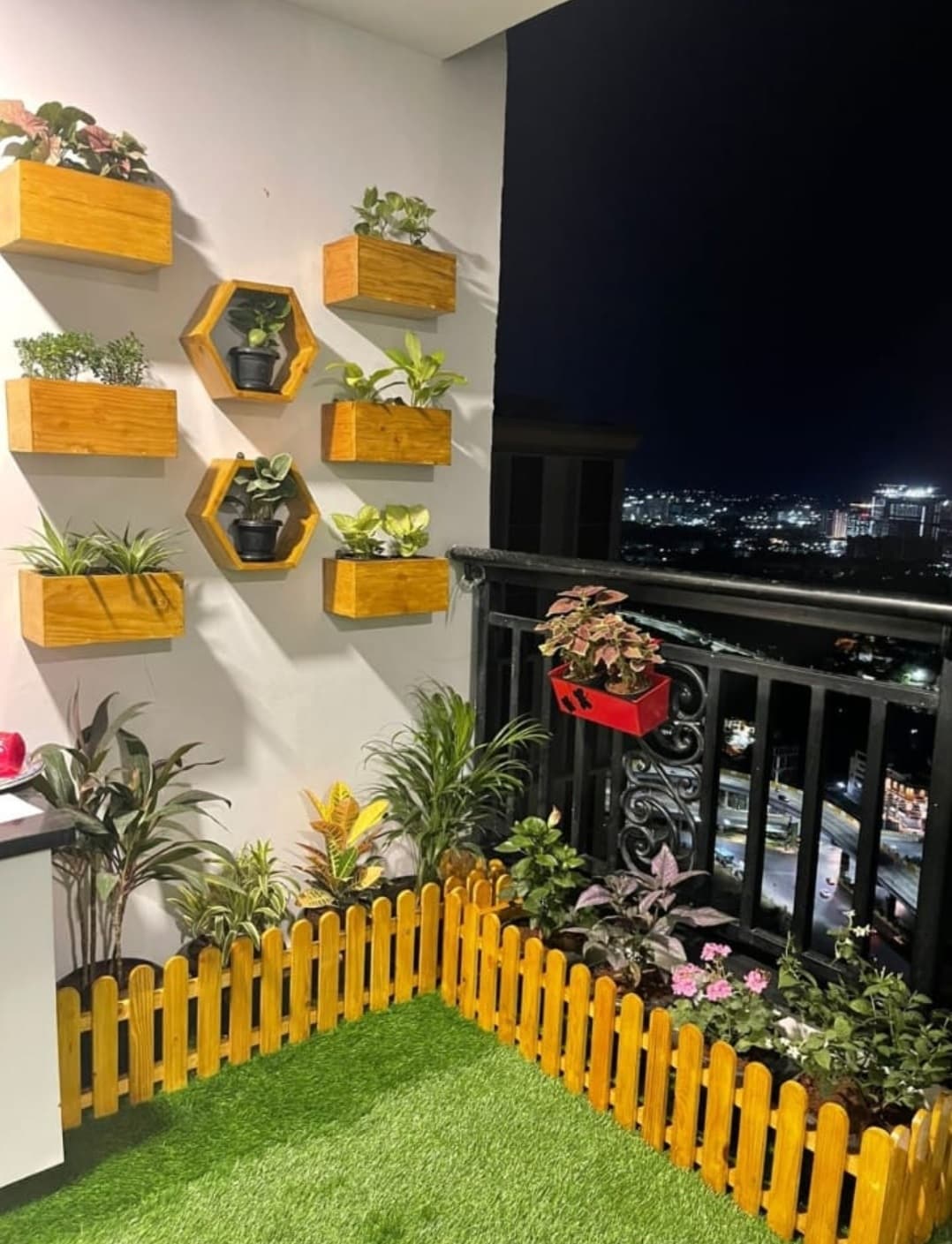 Balcony garden